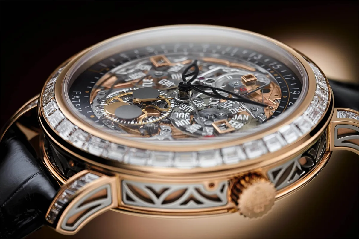 Patek Philippe Ref. 5304 with sapphire glass discs
