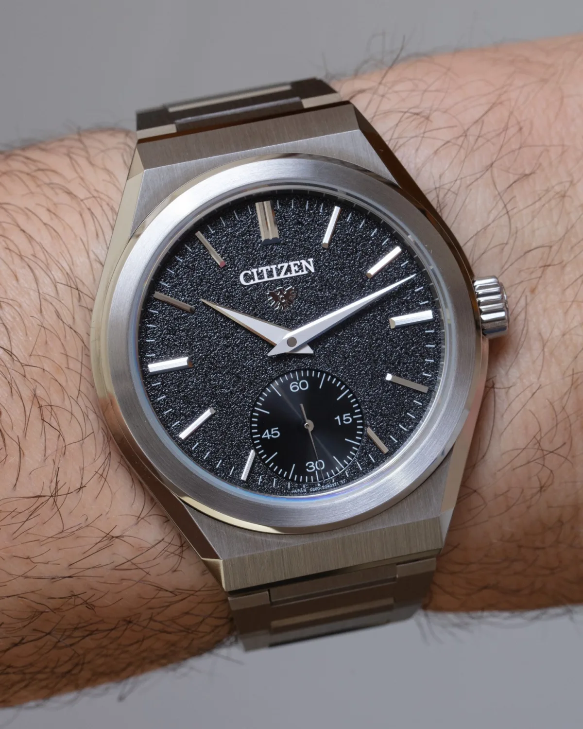 Applied hour markers on Citizen Caliber 0200