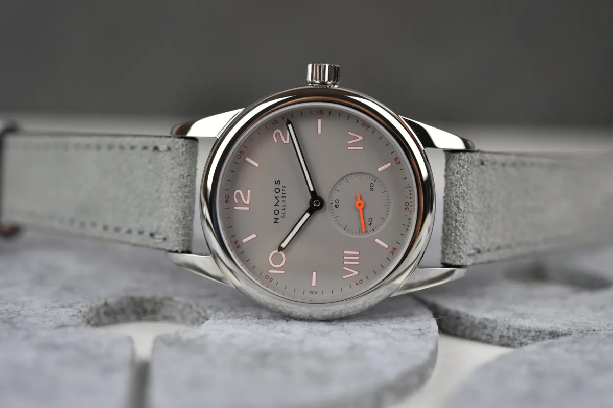 Side view of Nomos Club Campus case