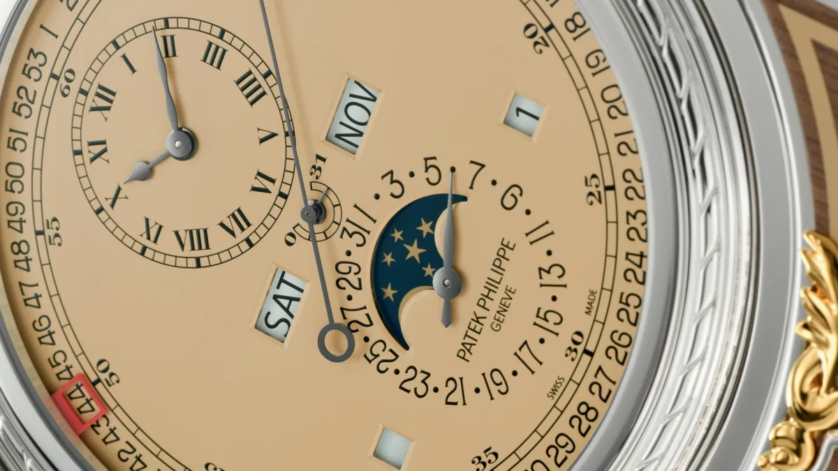 Patek Philippe desk clock mechanism details