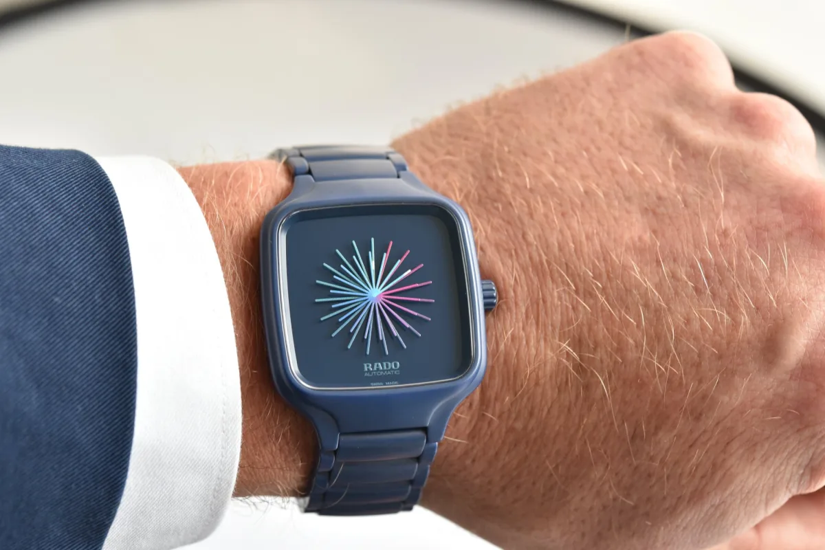 Rado True Square Over the Abyss with colorful rays
