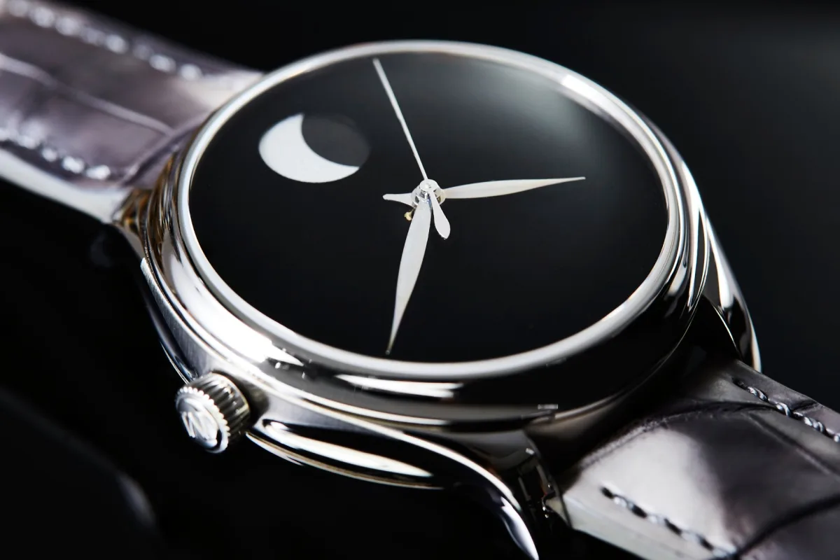 H. Moser & Cie Endeavour with leaf-style hands