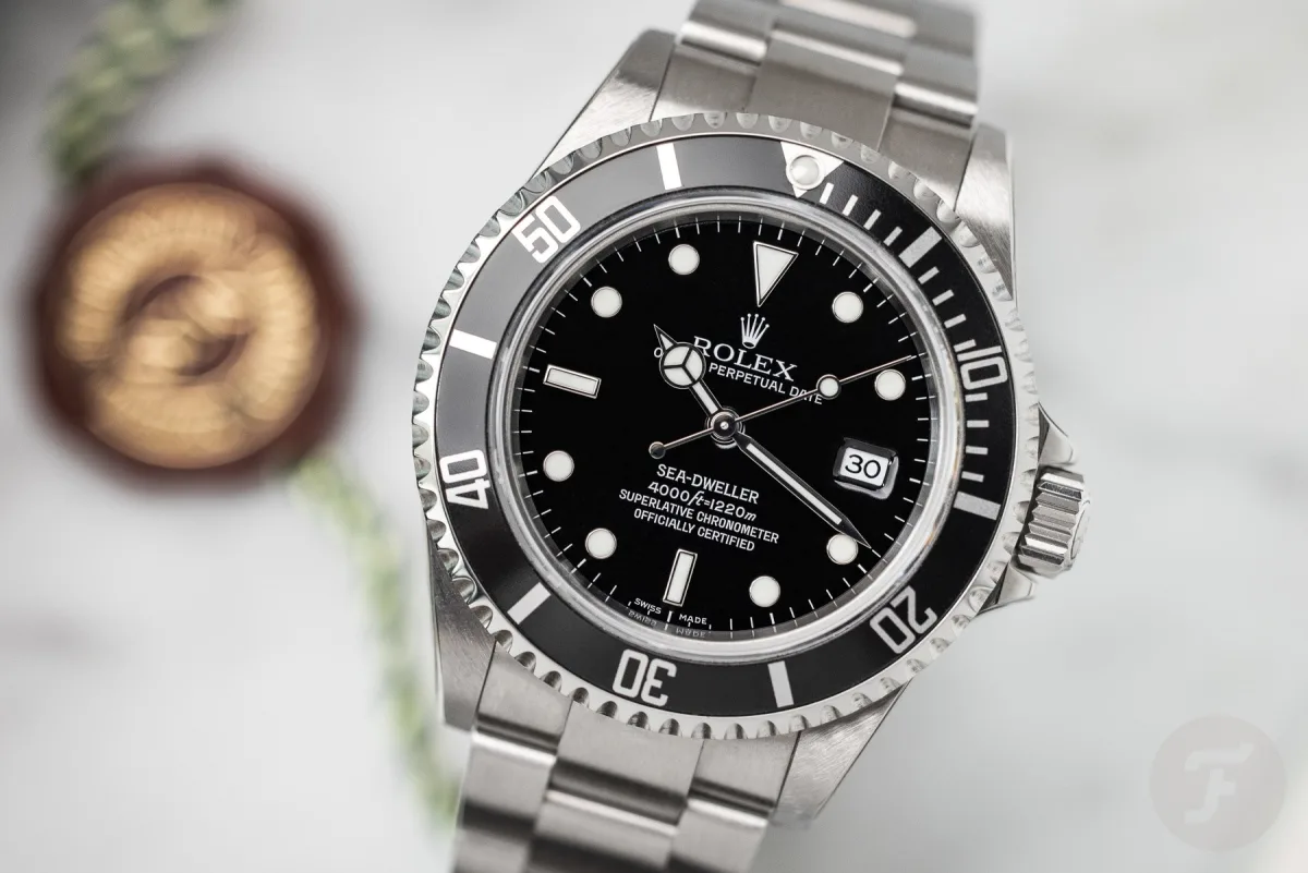 Rolex Sea-Dweller ref. 16600 with classic features