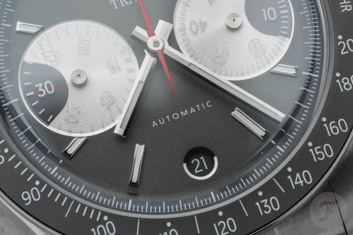 Traska Chronograph dial with rotating disks