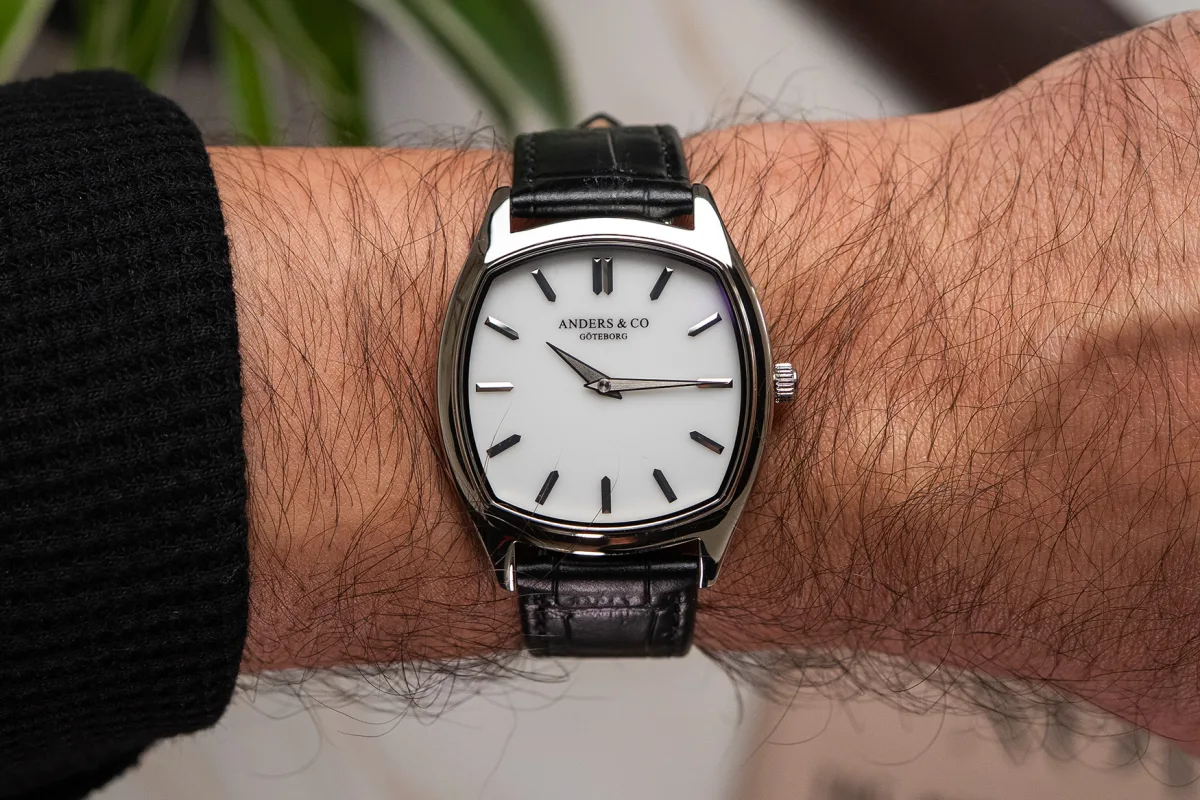 Black onyx dial of Anders & Co AC2 Vulcan