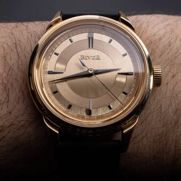 Automatique watch dial and design