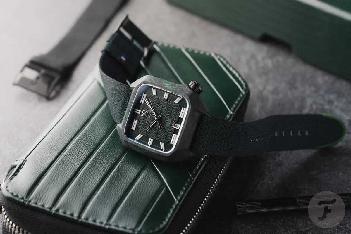 Packaging of March LA.B AM2 Nyctalope Carbon