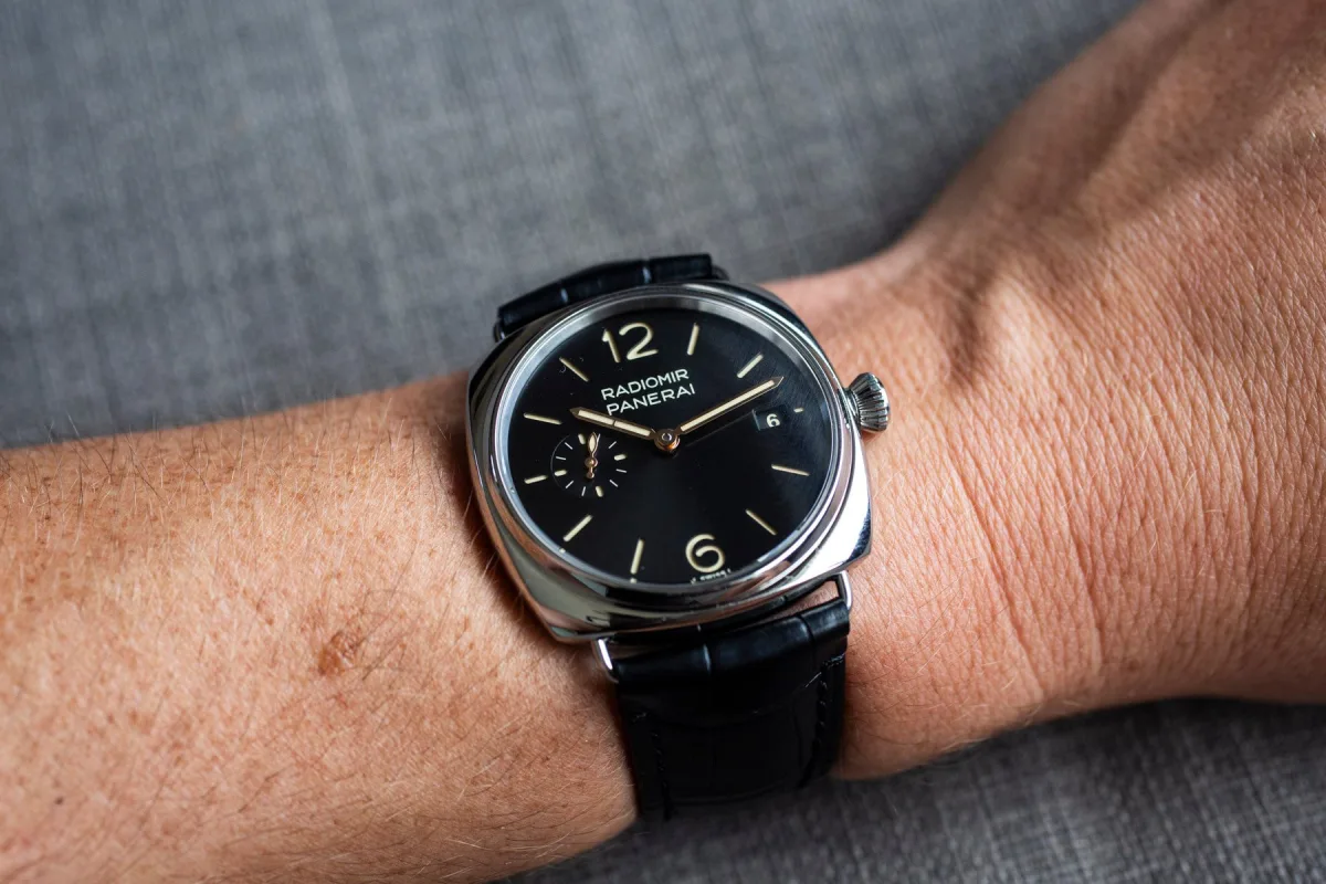 Panerai Radiomir Quaranta PAM01572 on black alligator strap