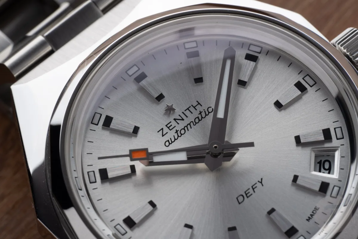 Stainless steel case of Zenith Defy Revival A3643