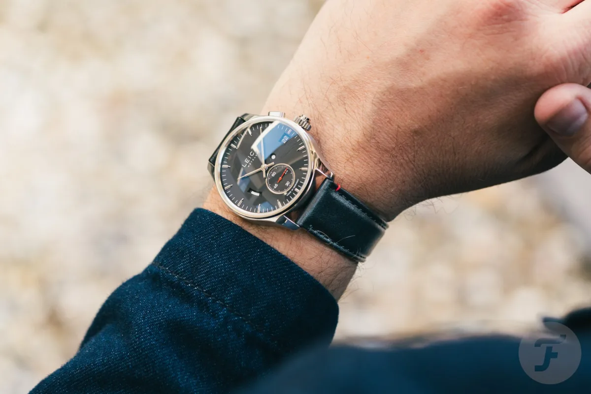 Leica ZM 2 on a black leather strap
