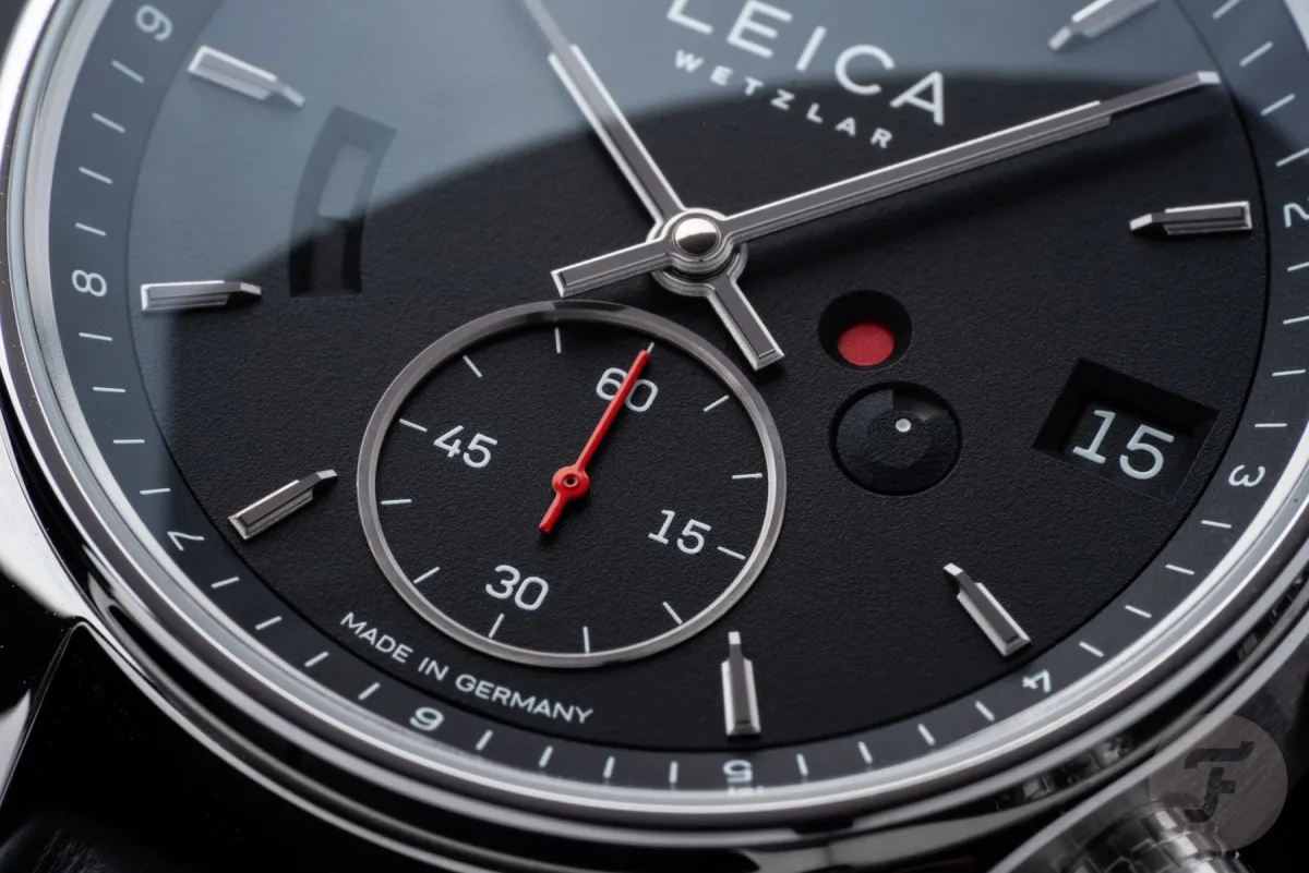 Leica ZM 2 showing day/night indicator