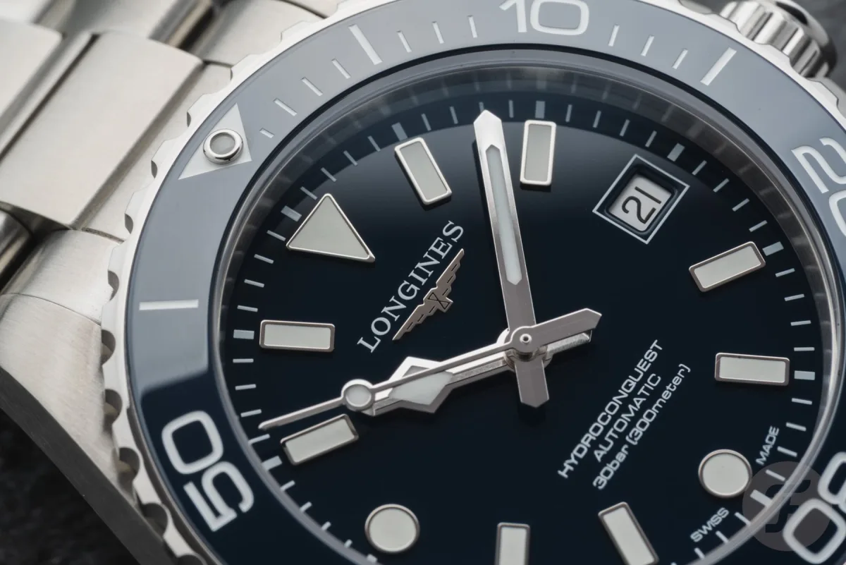 Longines Hydroconquest dial showing rectangular and round markers