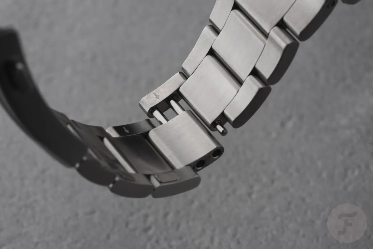 Stainless steel bracelet with iLink system for Christopher Ward watches.