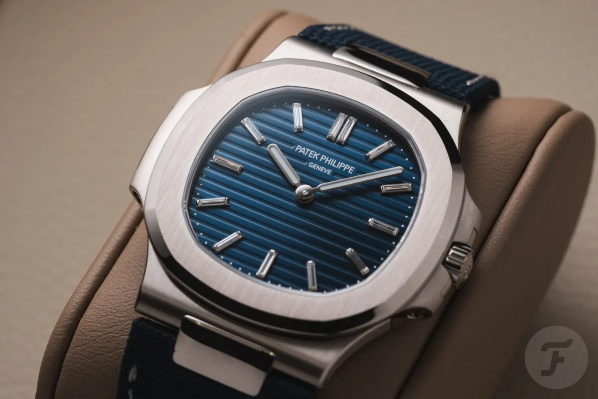 Patek Philippe Nautilus ref. 5810/1G-001 in white gold
