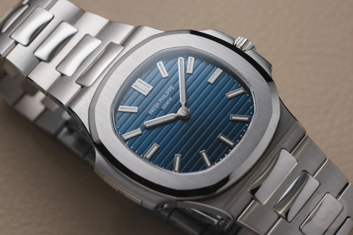 Micro-rotor mechanism of Patek Philippe Nautilus ref. 5810G-001