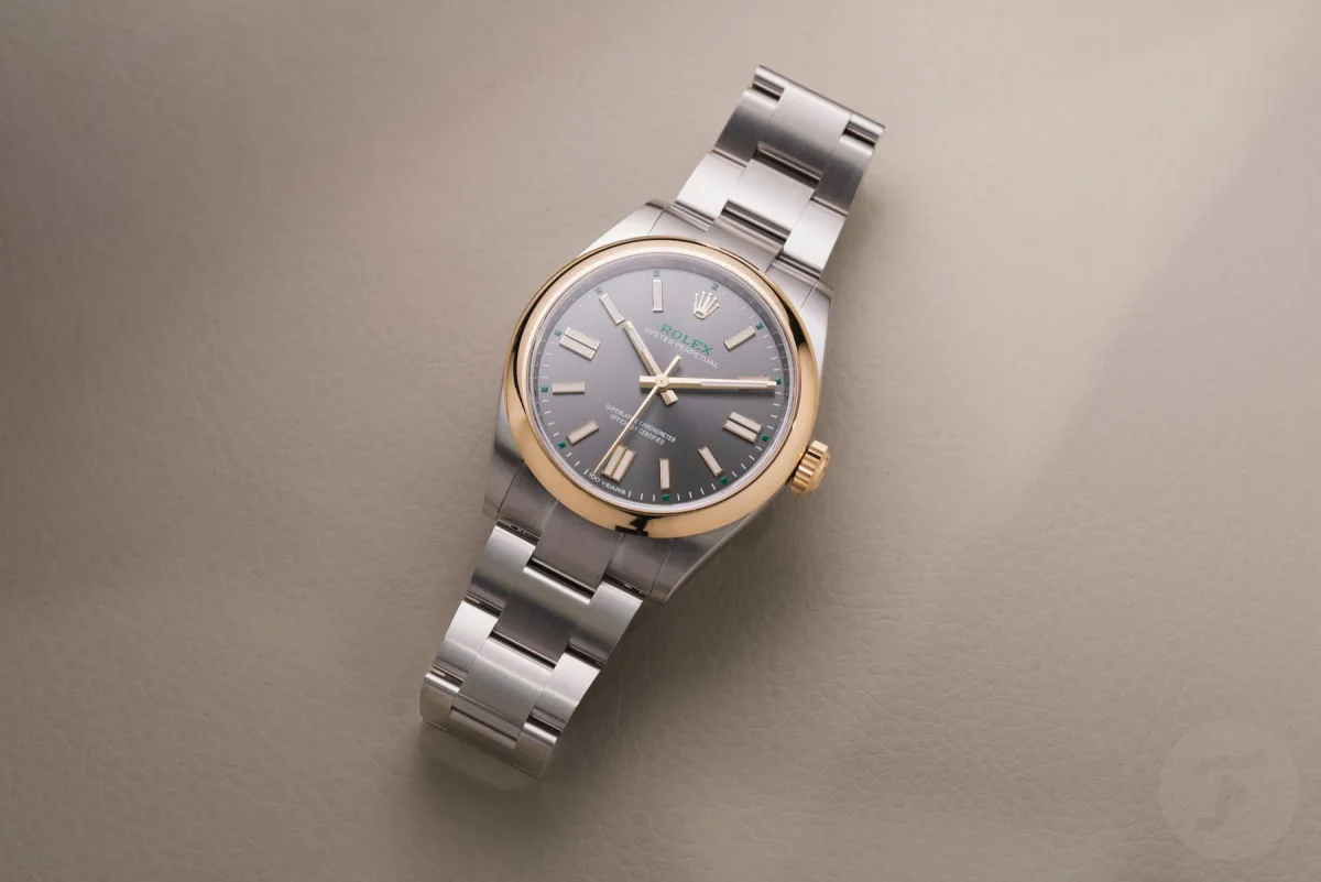 Rolex Oyster Perpetual yellow Rolesor detail